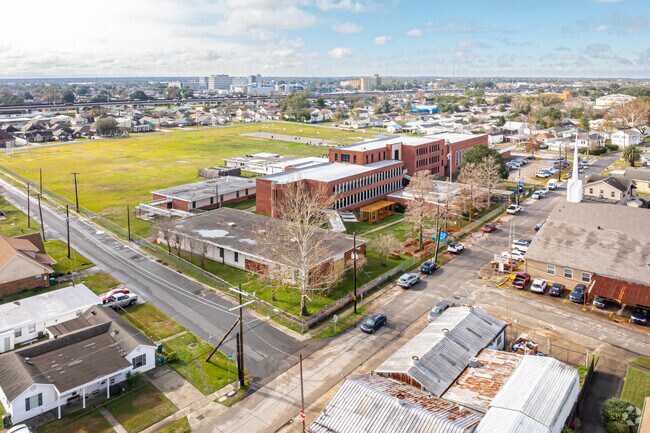 L.H. Marrero Middle School has an overall Niche grade of B-.