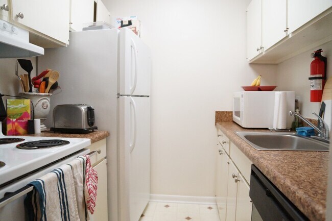 Cardinal Court, Charlottesville, VA 22903 - photo 4