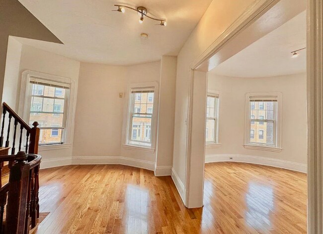 98 Harrishof St unit 2, Dorchester, MA 02121 - photo 4