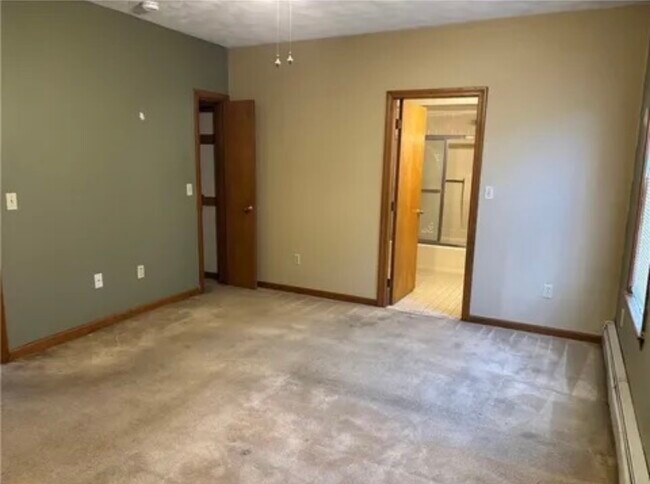 95 Oakland Ave unit . 1, Pawtucket, RI 02861 - photo 7