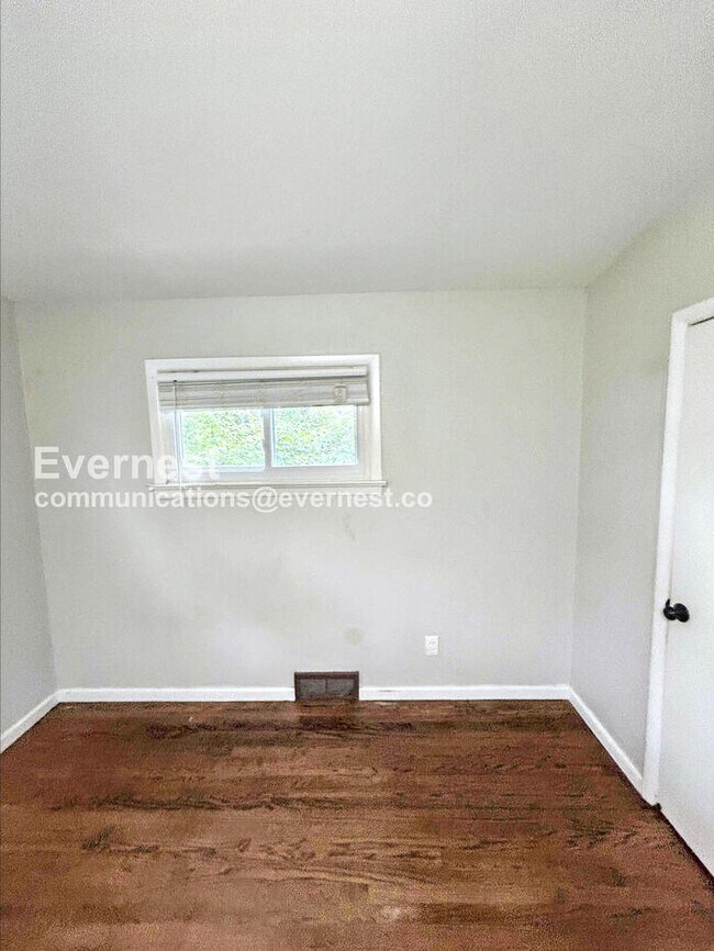 1130 Trampe Ave, Saint Louis, MO 63138 - photo 6