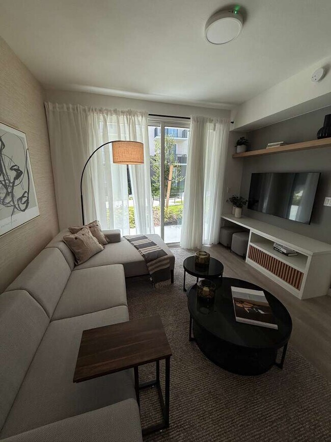 554 NW 153rd St Unit C1, Miami, FL 33169