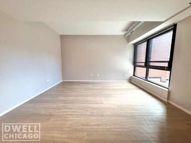 231 W Scott St unit 1, Chicago, IL 60610 - photo 5
