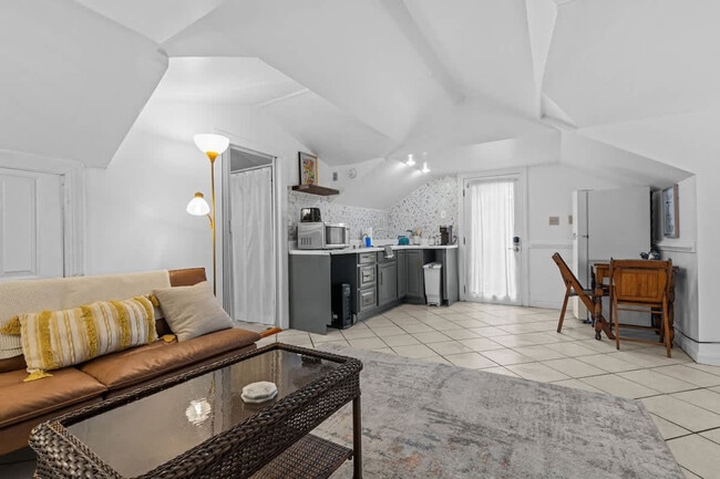 912 Little Bay Ave unit ID1354828P, Norfolk, VA 23503 - photo 2