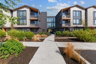 3001 NW Clearwater Dr, Bend, OR 97703