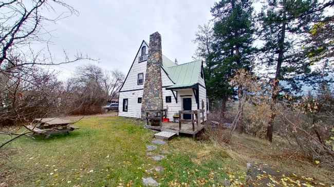 632 1st Ave E unit 2, Columbia Falls, MT 59912 - photo 2