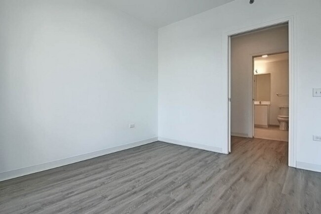 840 W Van Buren St, Chicago, IL 60607 - photo 6