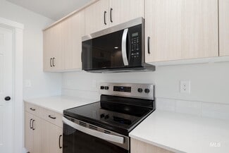 9023 W Camellia St, Nampa, ID 83687