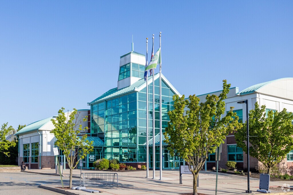 Perth Amboy's Vocational High School has a 3 star green rating.