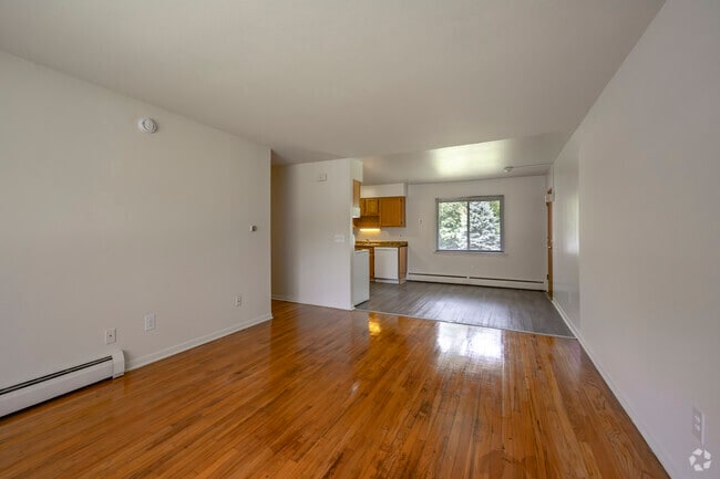 1BD, 1BA - 891 SF - Redstone Gardens -Living Room