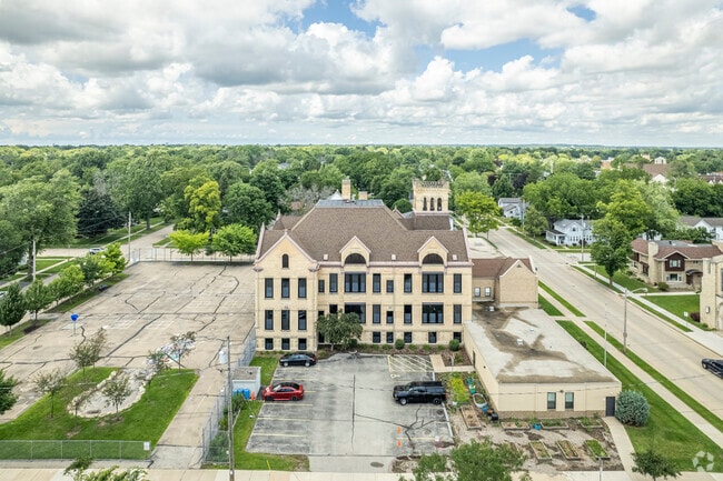 Appleton Bilingual School is located at 912 Oneida Street.