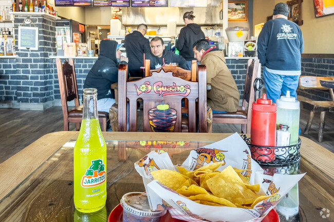 Los Guachos Mexican Restaurant on Cherry Bottom Road near Wexmoor is a great place for dinner.