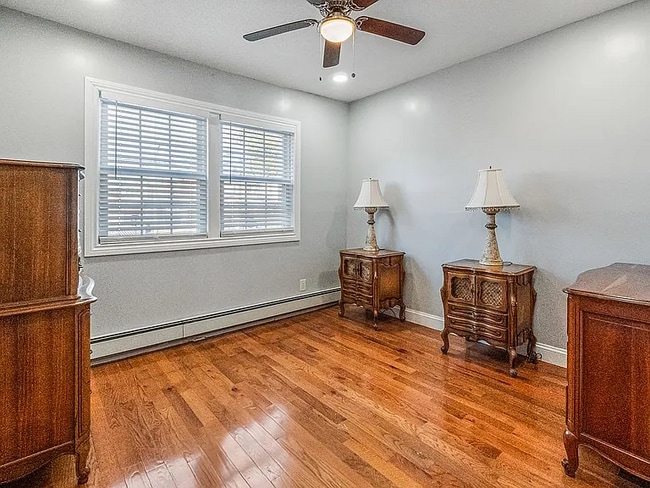 116-01-116221 221st St, Queens, NY 11411 - photo 3