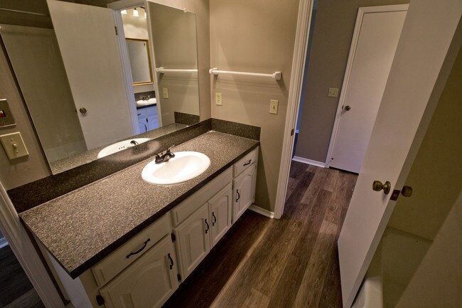 4017 Sheridan Rd unit 4001 D, Bartlesville, OK 74006 - photo 5