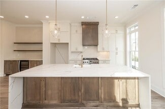 560 Fisher Dr, Alpharetta, GA 30009