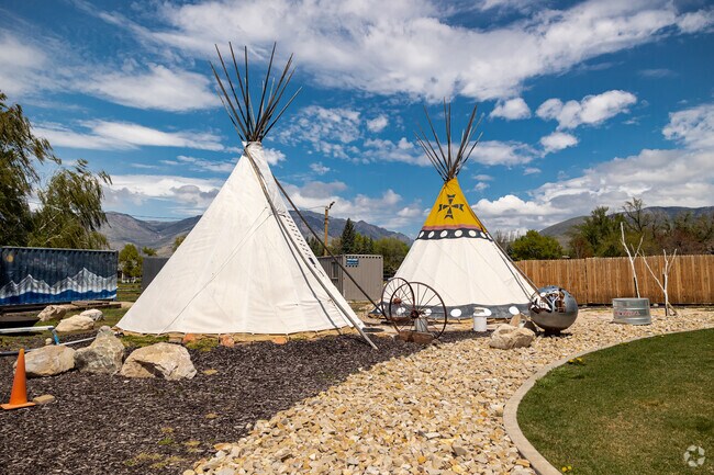 Host an event in one of Compass Rose Lodge’s teepees in Huntsville.