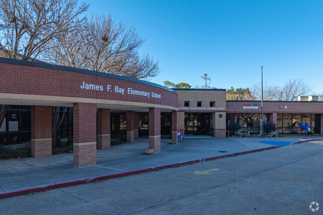 Bay Elementary won the National Blue Ribbon School in 2014.