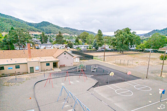 Building foundations for success at Winchester Elementary in Roseburg.