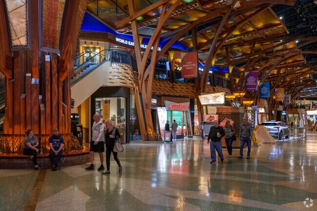 The Mohegan Sun Resort has plenty of shopping, dining and entertainment options.