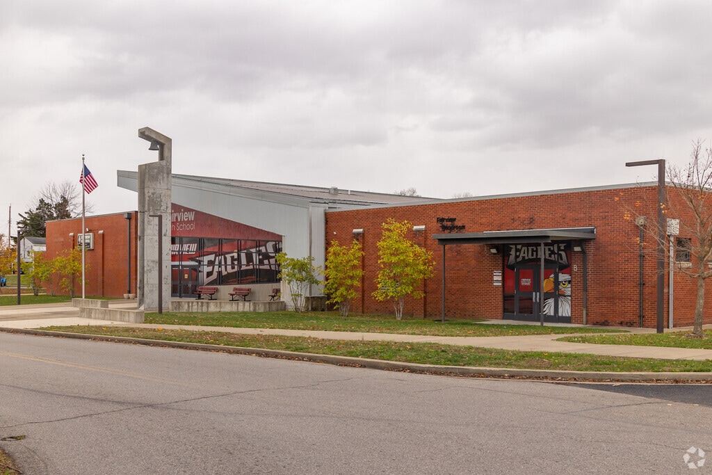 Fairfield High School has 342 students in grades 6-12.