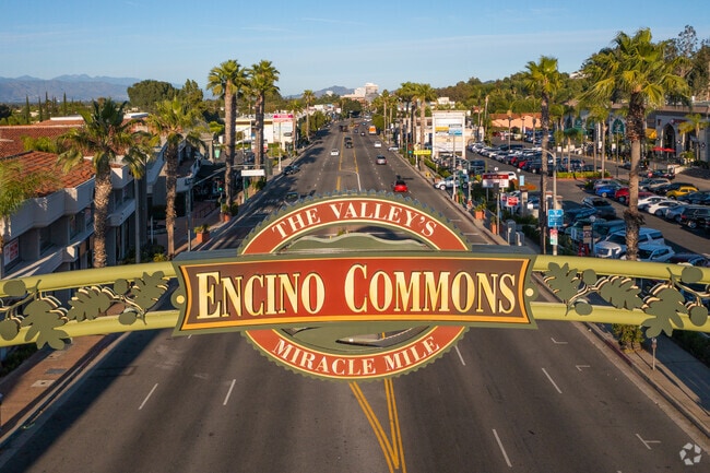 Encino Commons is a go-to destination for shops, restaurants and theaters in Encino, CA.