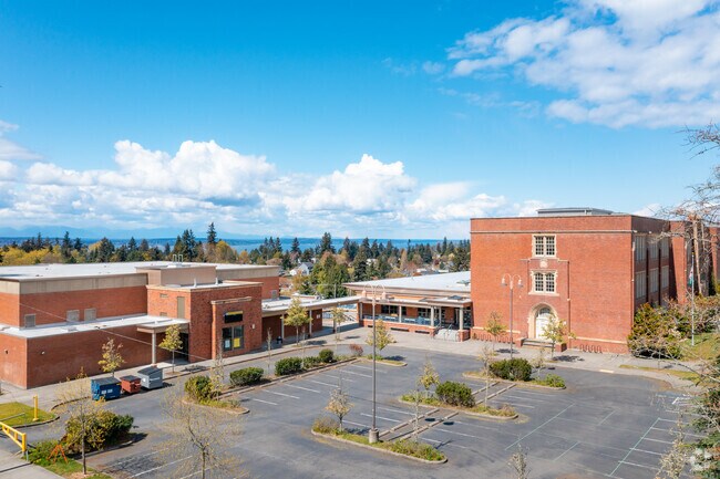 Alki is home to Madison Middle School.