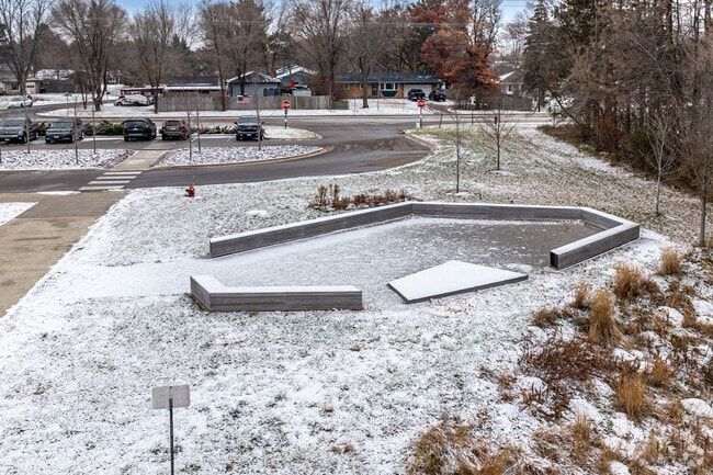 Lino Lakes Elementary features an outdoor classroom.