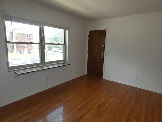 1751 Summit St unit C, Columbus, OH 43201 - photo 3