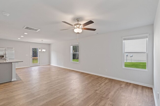 358 Arlington Dr, Raeford, NC 28376 - photo 2