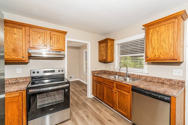 1716 2nd St NE, Center Point, AL 35215 - photo 7