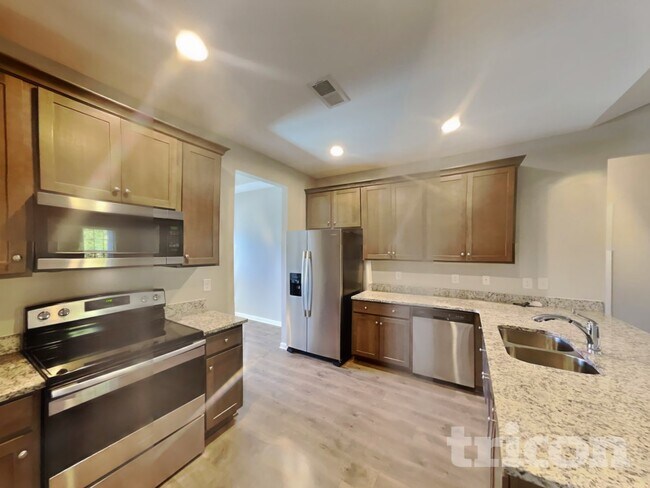 825 Ellyson Dr, Spring Hill, TN 37174 - photo 4