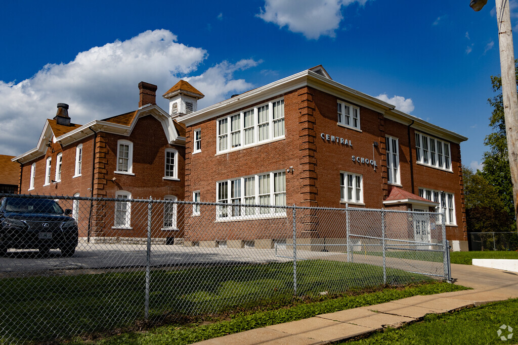 Central Elementary School building in Ferguson.