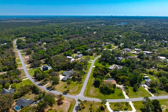 The Village of Pine Run is located in Ormond Beach and offers large lots.