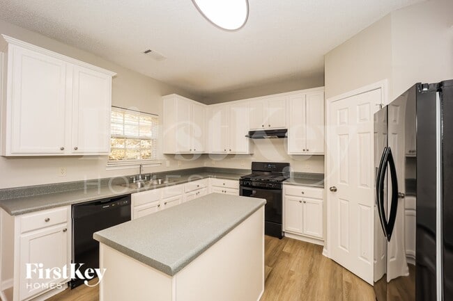 528 Gristmill Ln, Hampton, GA 30228 - photo 7