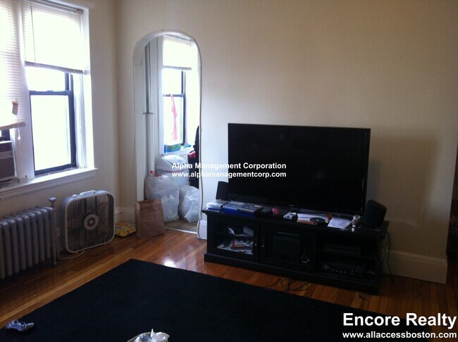 349 Pleasant St unit B1-11, Malden, MA 02148 - photo 4