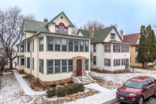 The majority of homes in Sheridan were constructed in the early 1900s.