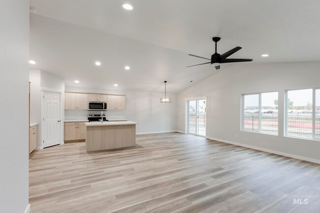 315 N Madrone Ave, Kuna, ID 83634 - photo 3