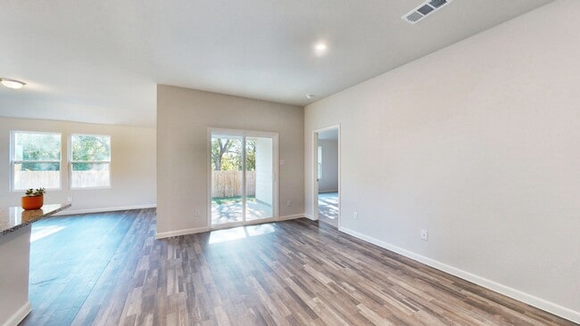 405 Sperling Ln unit 36581833, Ferris, TX 75125 - photo 7