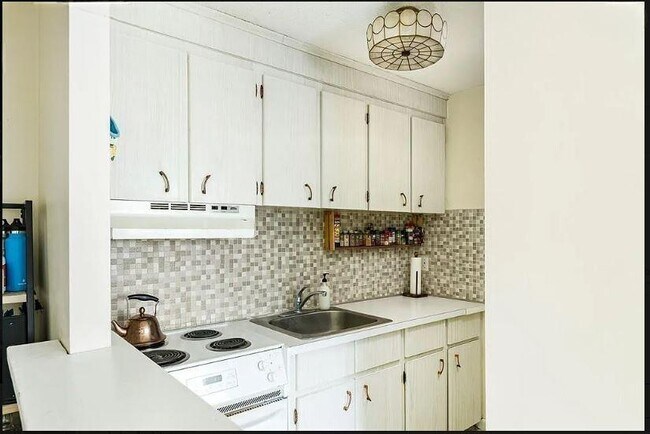 10 Scottfield Rd unit B13, Allston, MA 02134 - photo 2