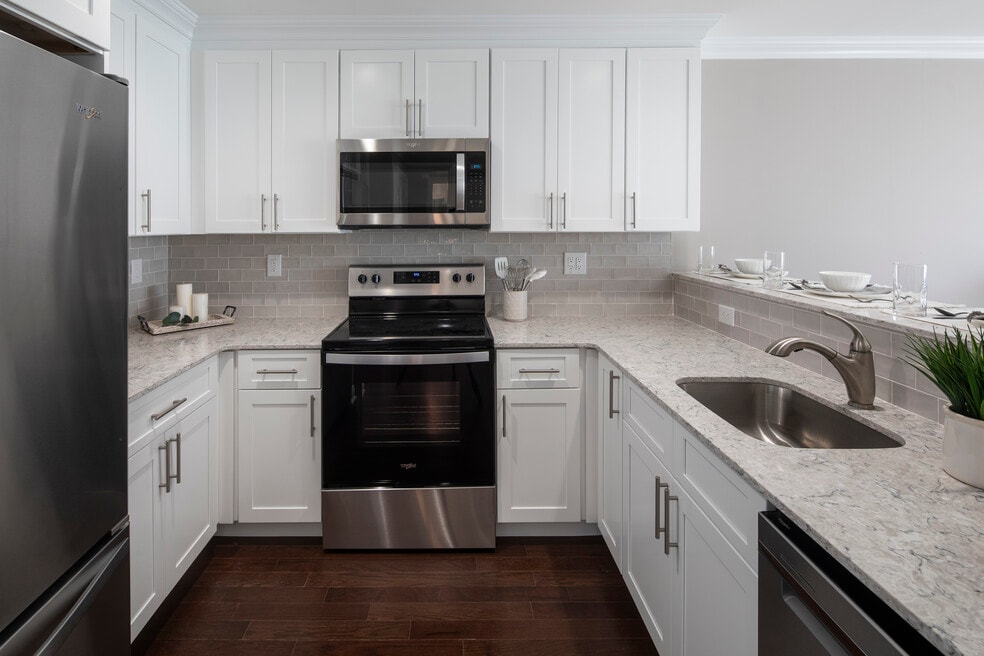 Legion Manor: In-Unit Washer & Dryer, Cold Water Included, Elevator, Fitness Center, and Cat & Do..., Bergenfield, NJ 07621 - photo 1