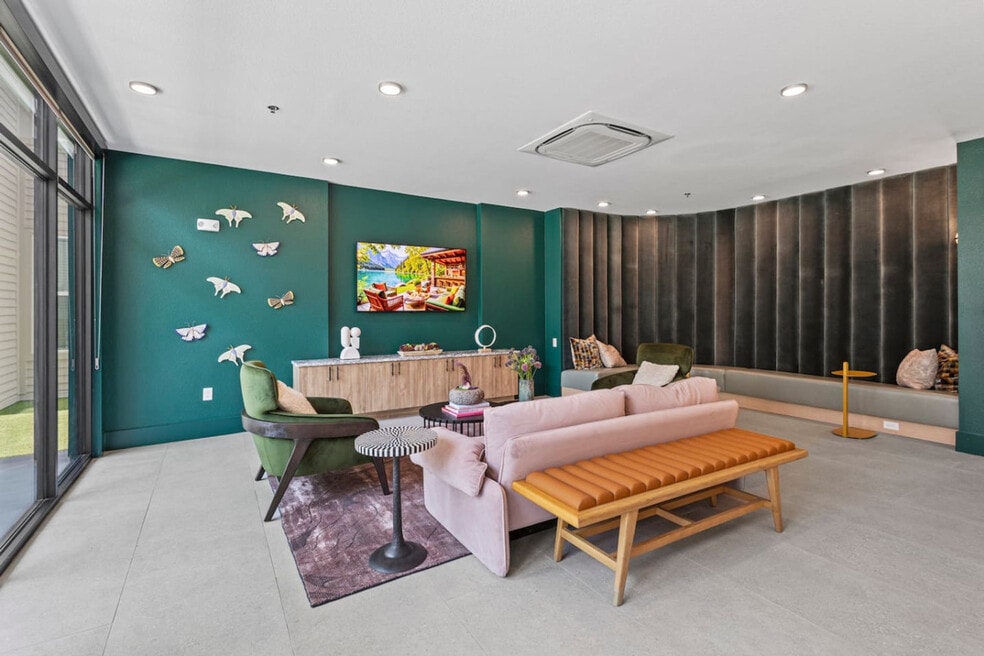 596 W 9th St unit ID1335765P, Dallas, TX 75208 - photo 1