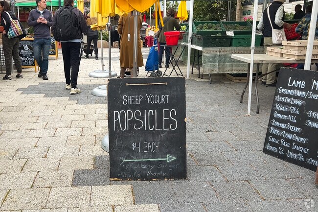 The Noe Valley Farmers Market offers unique and eclectic tasty treats.