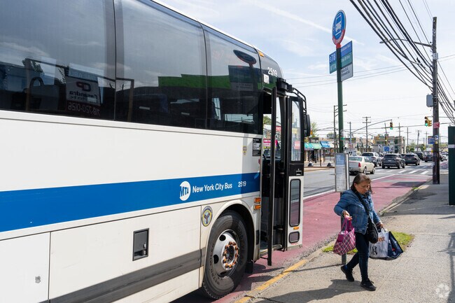 Ocean Breeze is connected to public transportation with MTA buses.