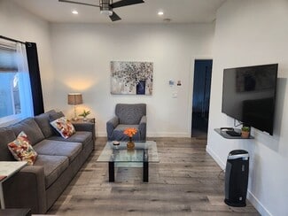 17556 Chase St Unit 1, Northridge, CA 91325