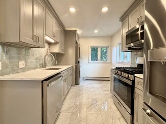 18 Union St Unit 2, Reading, MA 01867