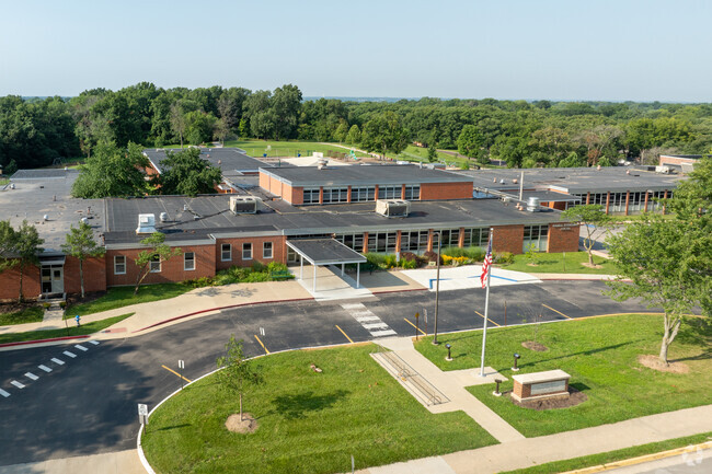 Russell Boulevard Elementary School is ranked the 12th best elementary school in Boone County.