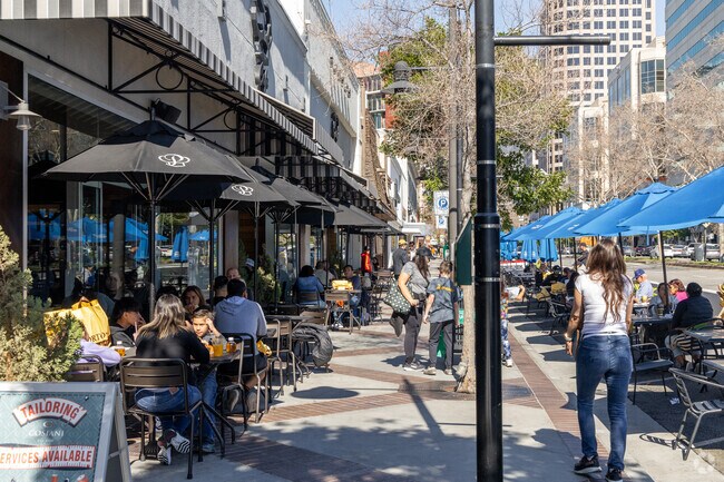 There is plenty of outdoor dining options around South Glendale.