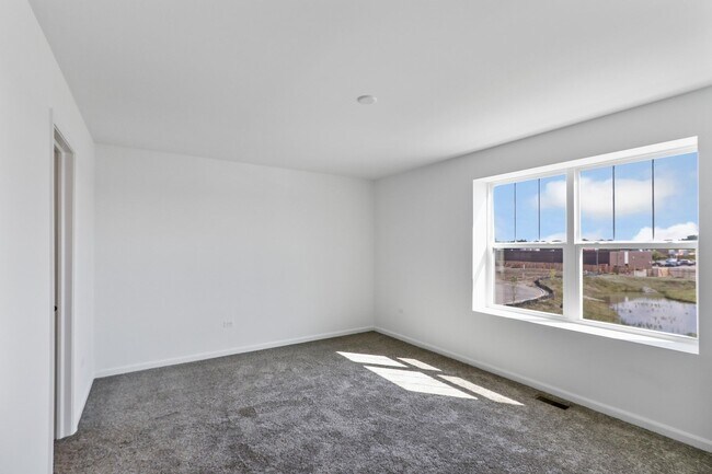 1060 E Oakton St unit 36471022, Des Plaines, IL 60018 - photo 5