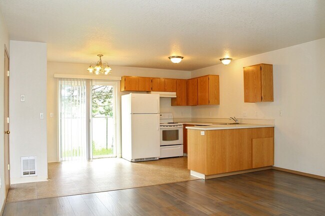 1971 SE 122nd Ave unit 2, Portland, OR 97233 - photo 7