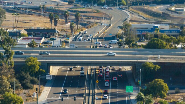 East Elliot offers easy access to surrounding areas, with close proximity to the 52 Freeway.